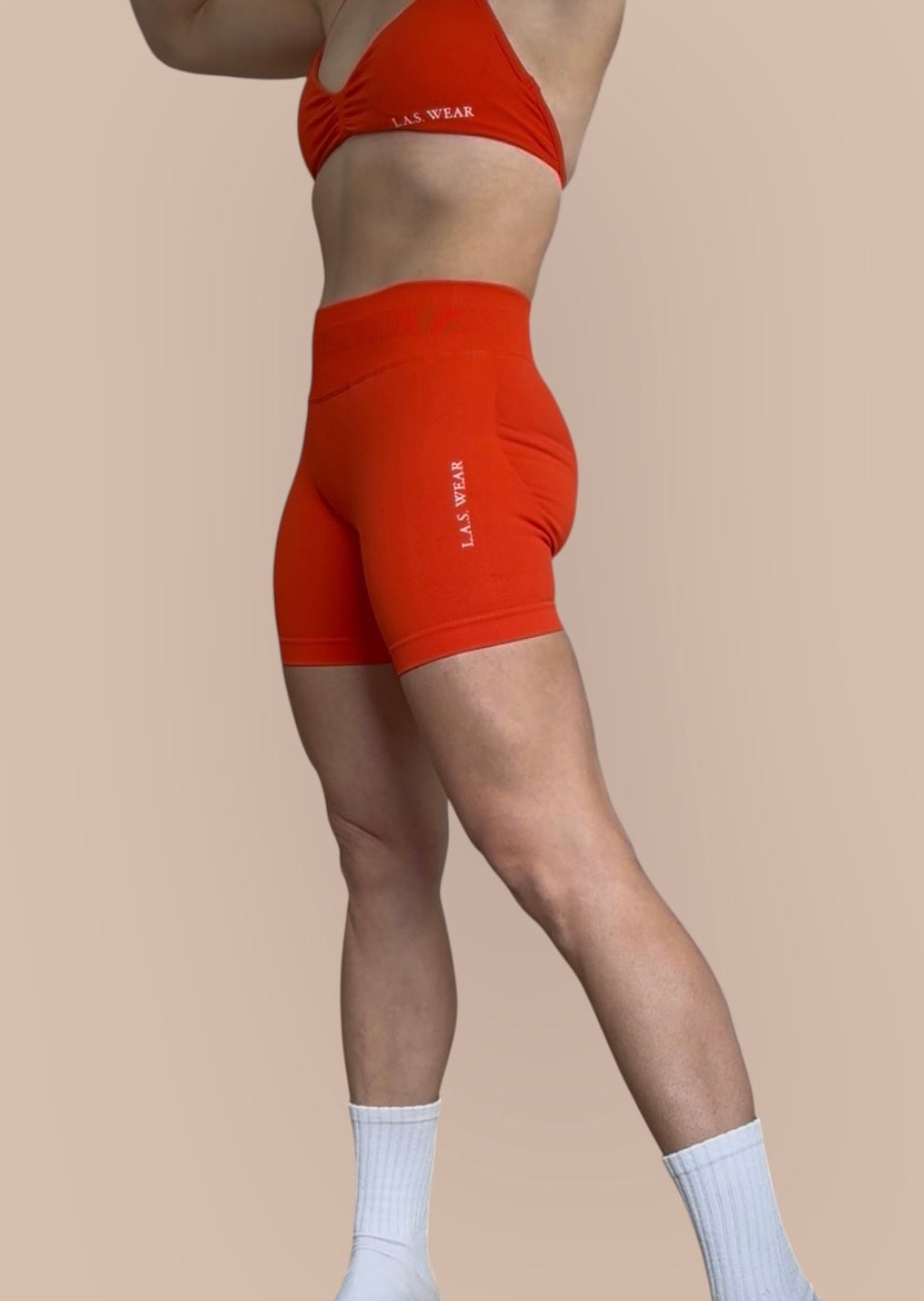 Invisible scrunch mid shorts