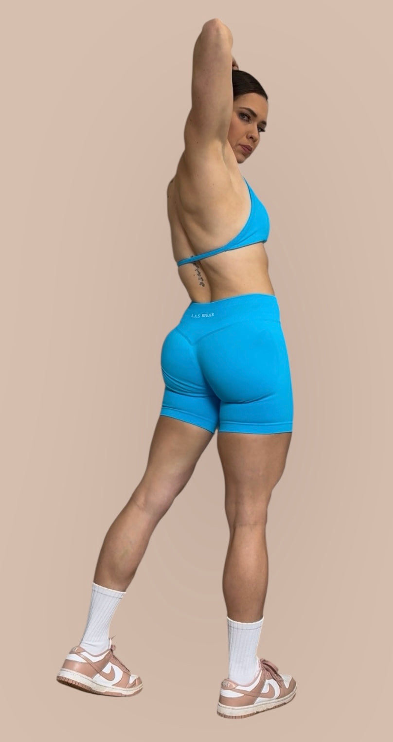Invisible scrunch mid shorts