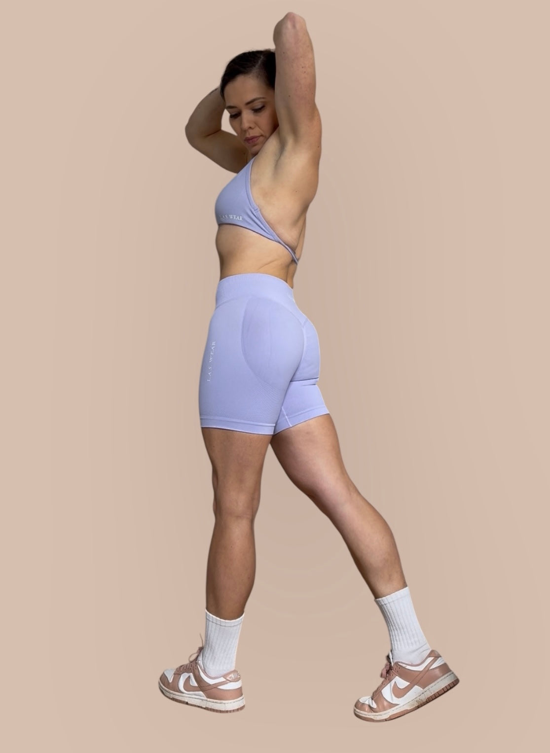 Invisible scrunch mid shorts