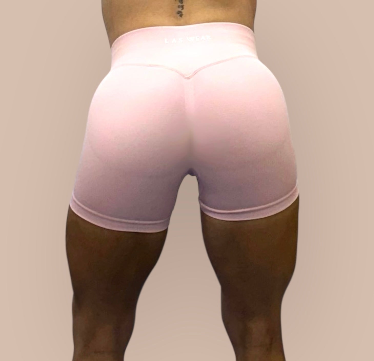 Invisible scrunch mid shorts